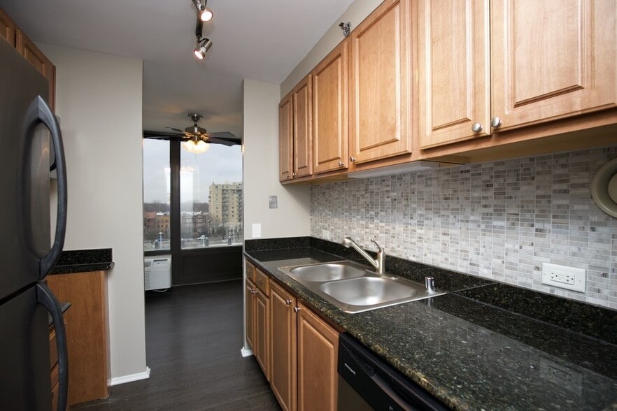 Building Photo - 4334 N Hazel St