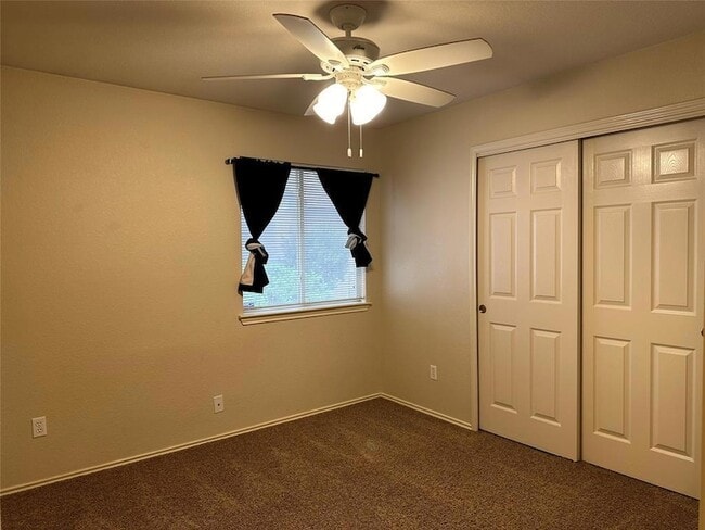 Building Photo - 706 Luke Ln