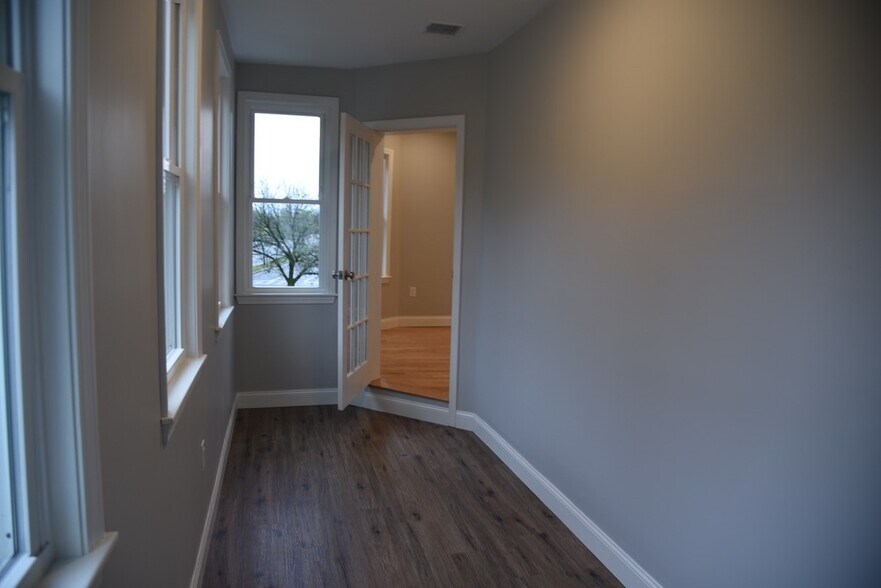 Building Photo - 228 Fellsway W
