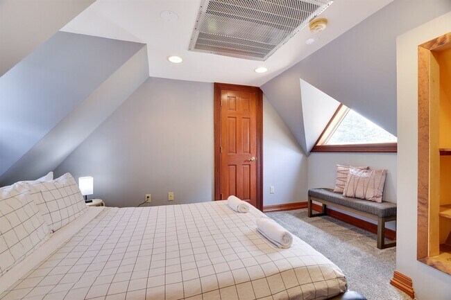 Building Photo - One of a kind Castle on the Hill for Rent! Minimum 1 month lease