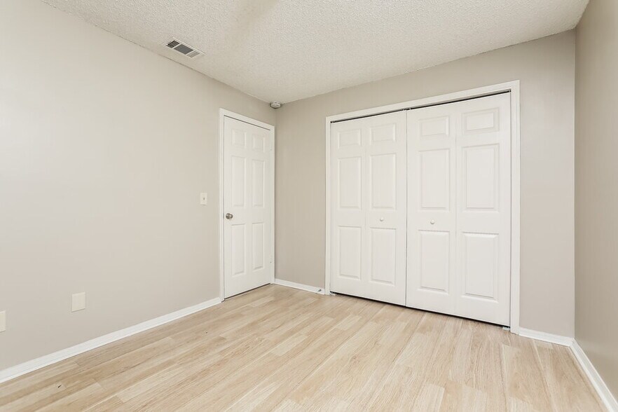Building Photo - 238 Satinwood Cir