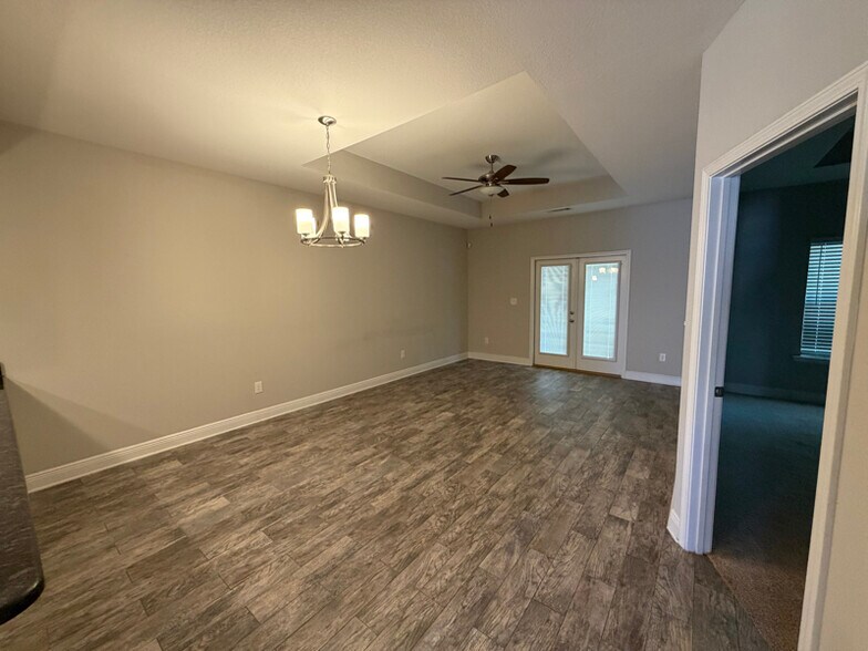 Building Photo - 8465 Crissy Ln