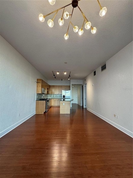 Building Photo - 150 E Robinson St