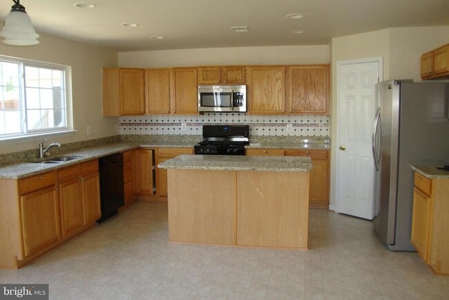 Building Photo - 8 Foggy Field Ln