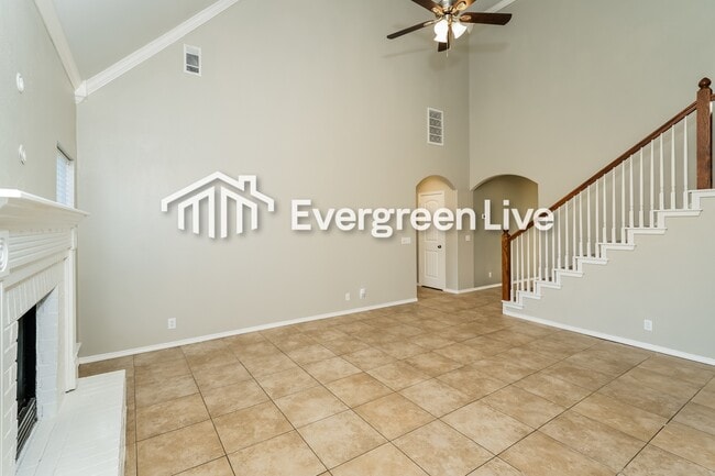 Building Photo - 1212 East Canton St S