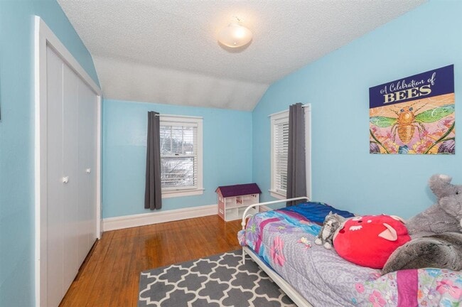 Building Photo - Duluth MN - 4 Bedroom - 2 Bathroom