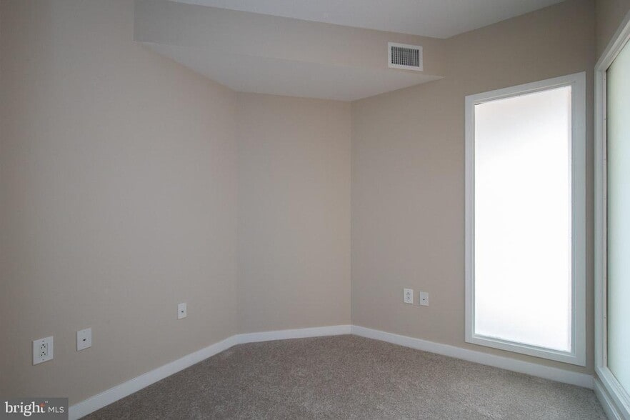 Building Photo - 475 K St NW