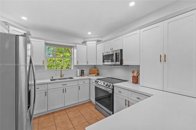 Building Photo - 6331 SW 18th St