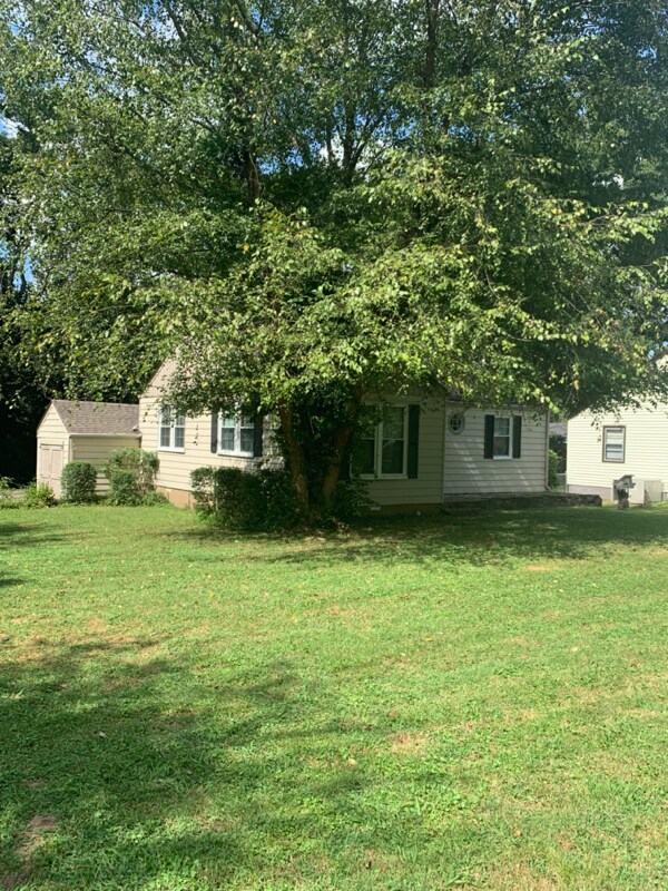 Building Photo - 302 Kent Rd