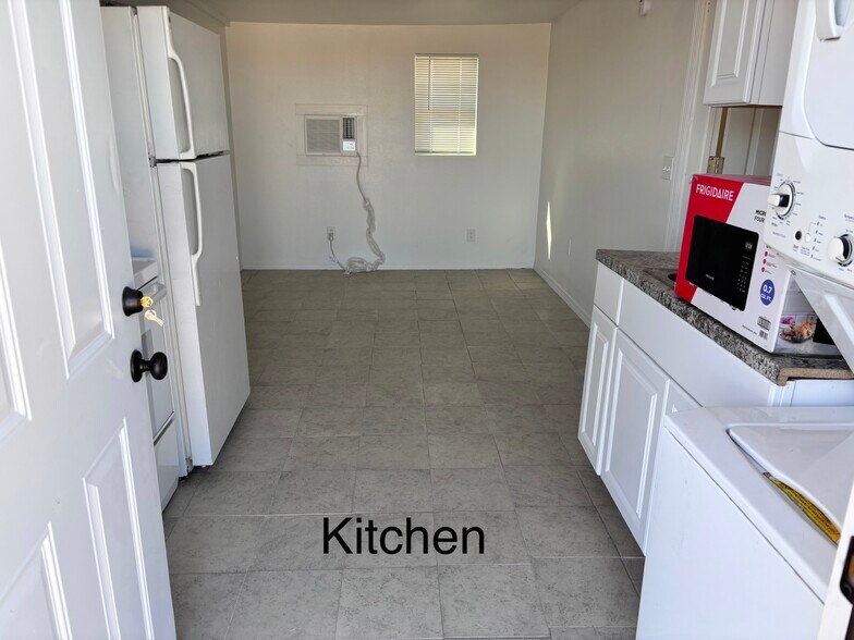 Building Photo - 6356 Morongo Rd