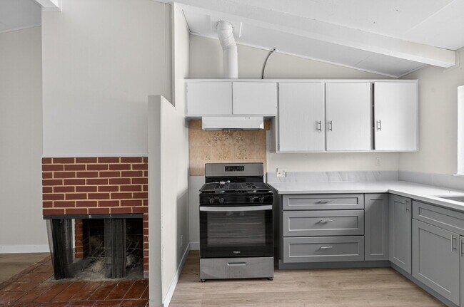 Building Photo - Charming 3-Bed Gem in Sacramento