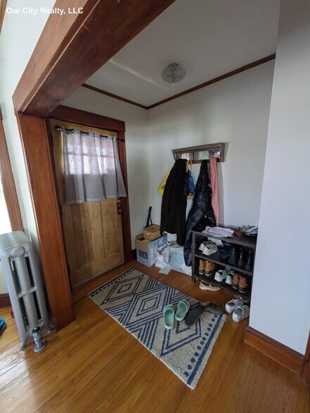 Building Photo - 64 Ten Hills Rd