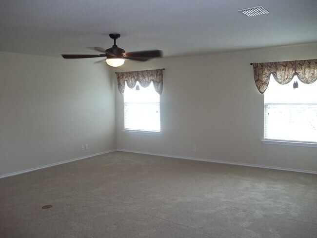 Building Photo - 9731 Common Law