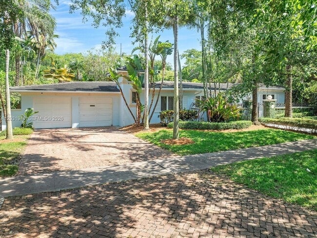 Building Photo - 1037 Alfonso Ave