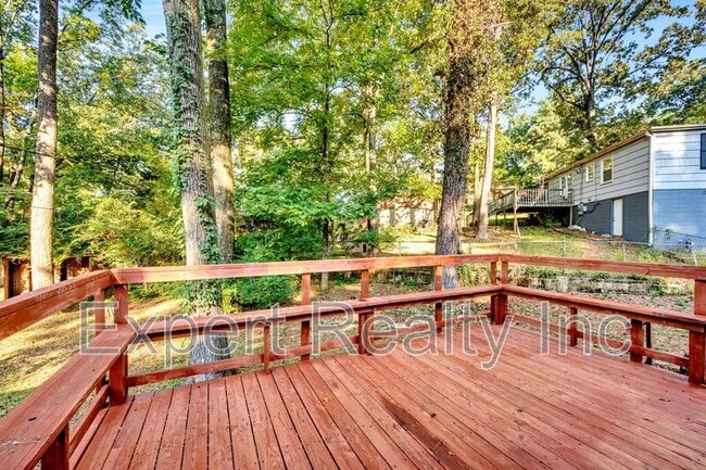 Building Photo - 1720 University Blvd