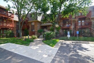 Building Photo - 1925 Tall Oaks Dr