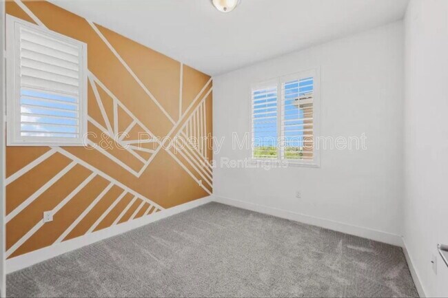 Building Photo - 8883 Solo Wy