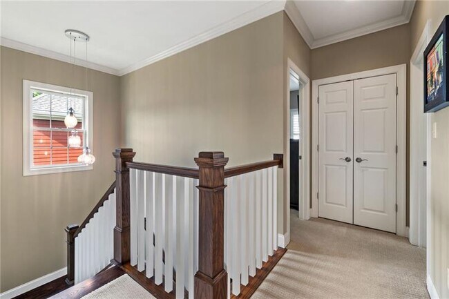 Building Photo - 261 1st St