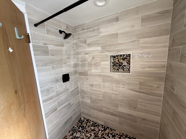 Building Photo - 3175 Ramona Ave