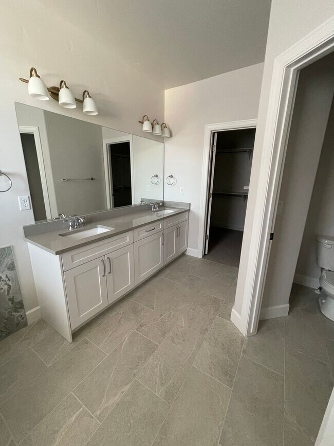 Building Photo - Italian Villages | 3-Bedroom Townhome
