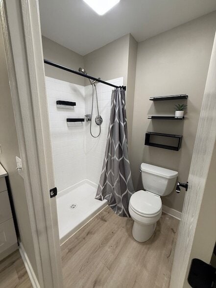 Building Photo - 673 Thorntree Ct