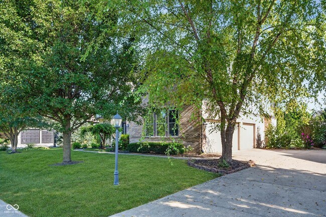 Building Photo - 13636 Falcon Way