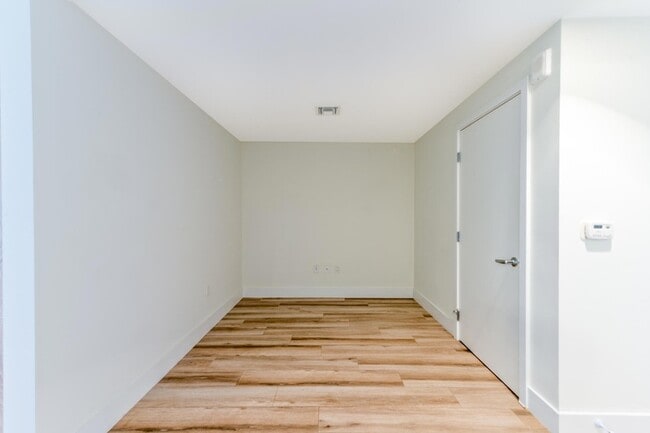 Building Photo - 16385 Biscayne Blvd
