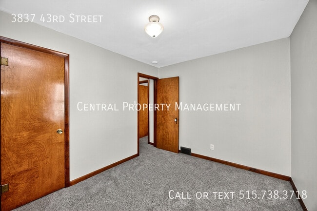 Building Photo - 3837 43rd St