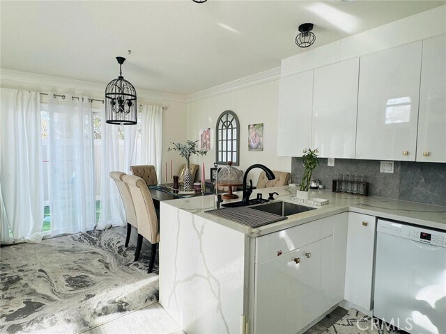 Building Photo - 20871 Heatherview