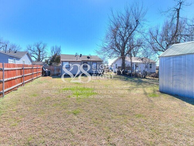 Building Photo - AVAILABLE NOW! Super Cute 2 Bed/1 Bath with HUGE backyard in Bethany!