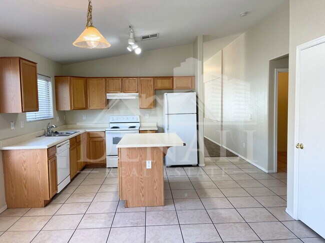 Building Photo - 7220 S 55th Dr