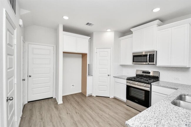Building Photo - 1534 Revolution Way