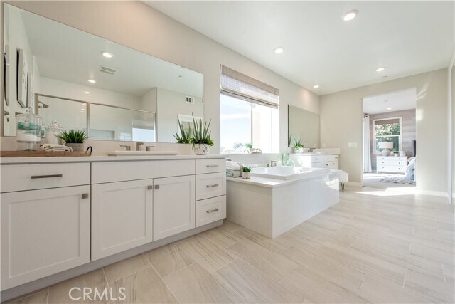 Building Photo - 551 Serrano Summit Dr