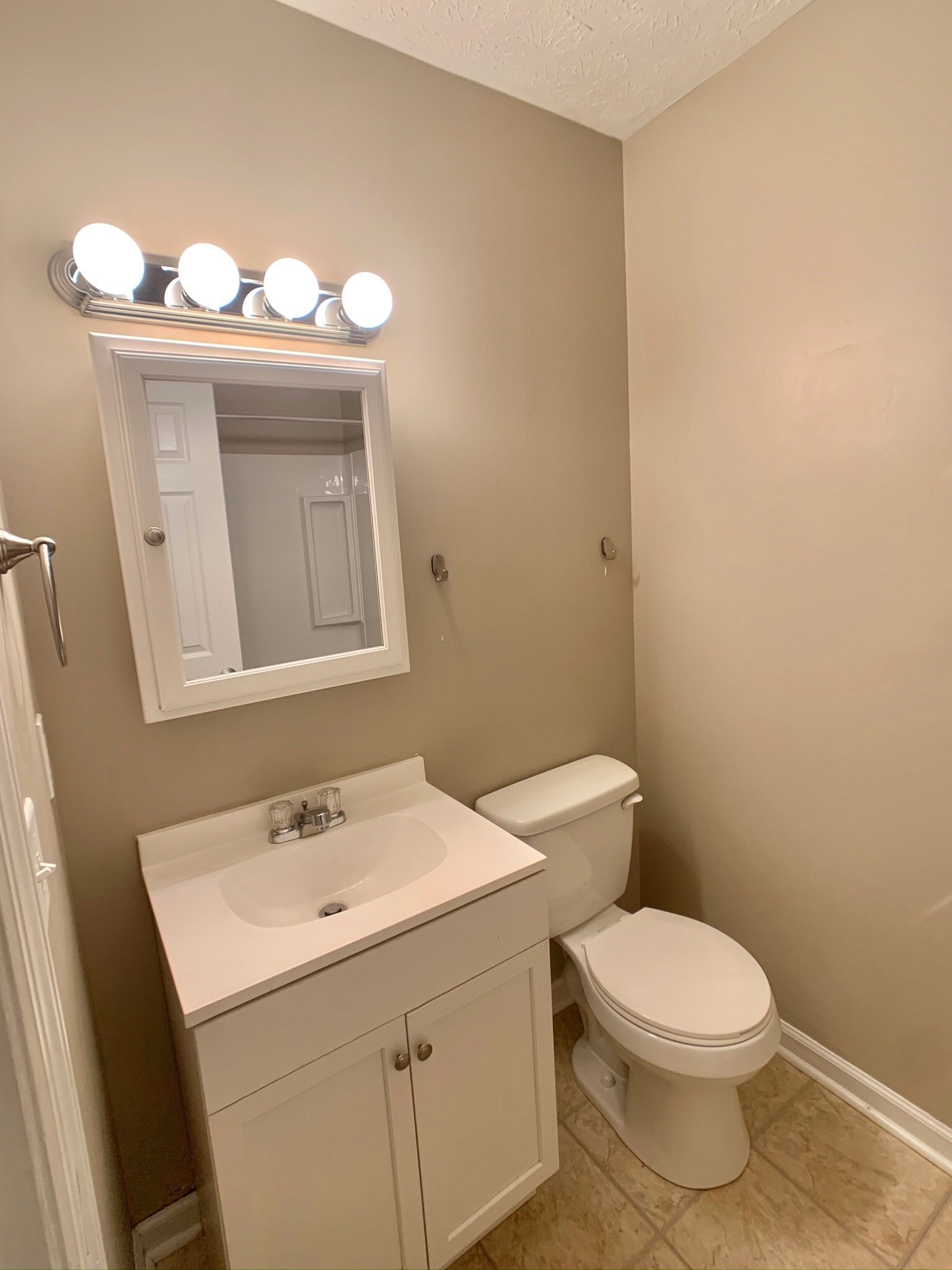 211-4 - 211 Auburn Dr