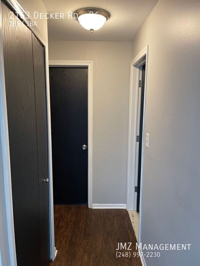 Building Photo - 2163 Decker Rd