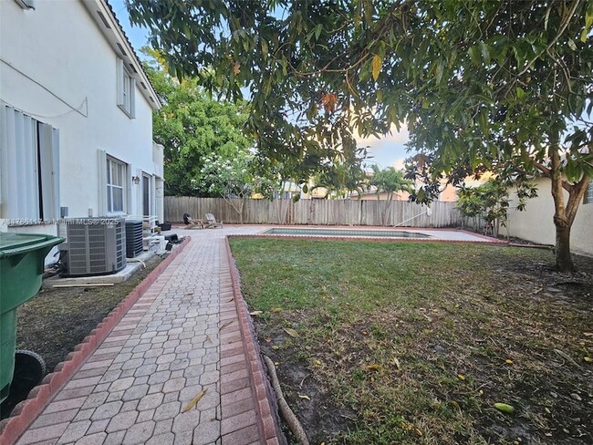 Building Photo - 4653 NW 94th Pl