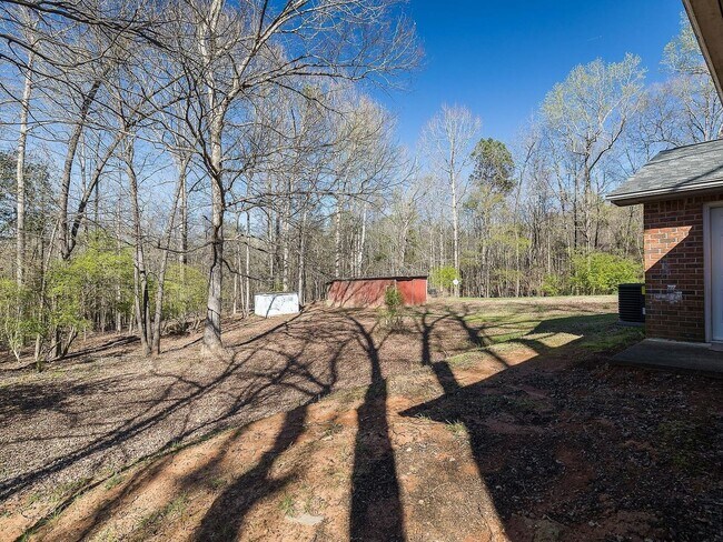 Building Photo - 151 Massey Ln