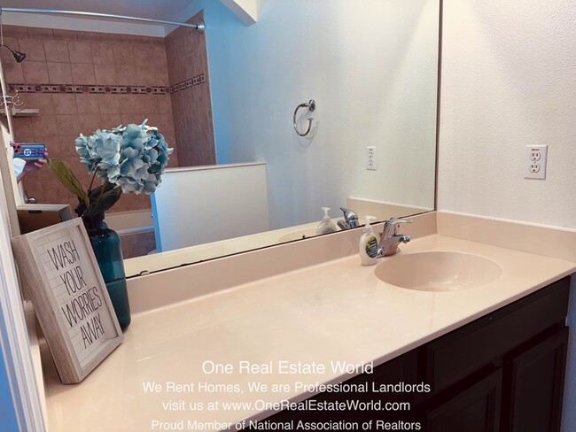 Building Photo - 9155 Hunters Mill Dr