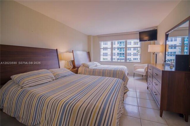 Building Photo - 5151 Collins Ave
