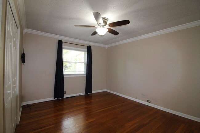 Building Photo - Award winning schools. Stunning home.  Centrally Located. One car garage/fenced in back yard.