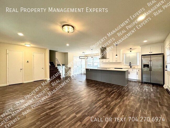 Building Photo - Stunning 4BR/3BA Home in Charlotte!