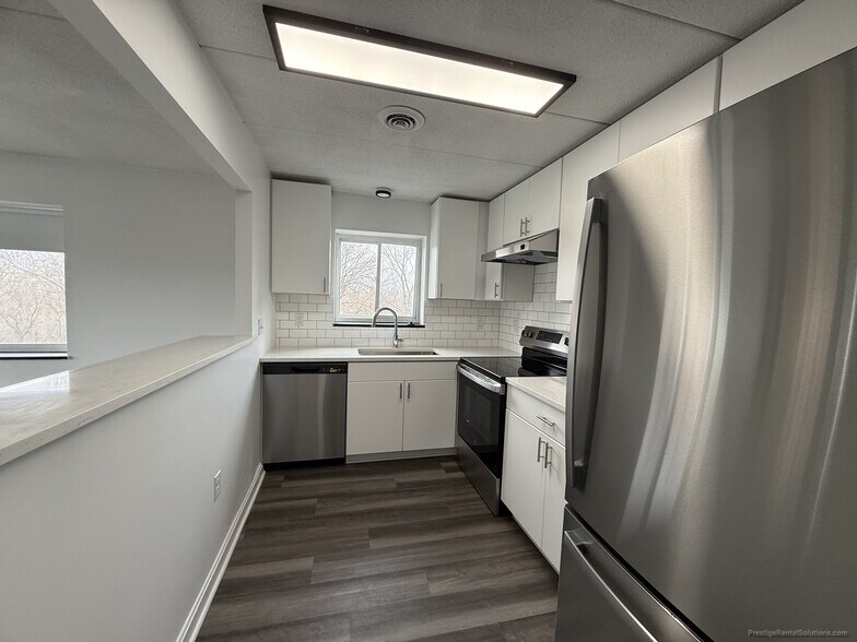 Building Photo - 41 Hill Rd