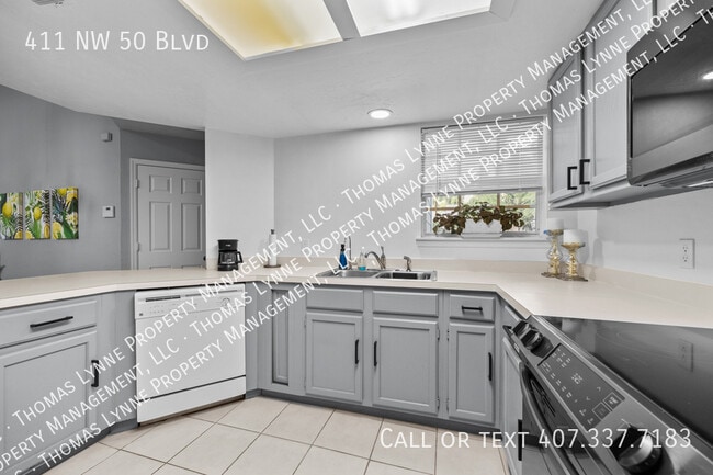 Building Photo - 411 NW 50th Blvd