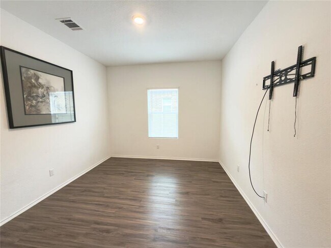 Building Photo - 108 Blue Blaze Trl