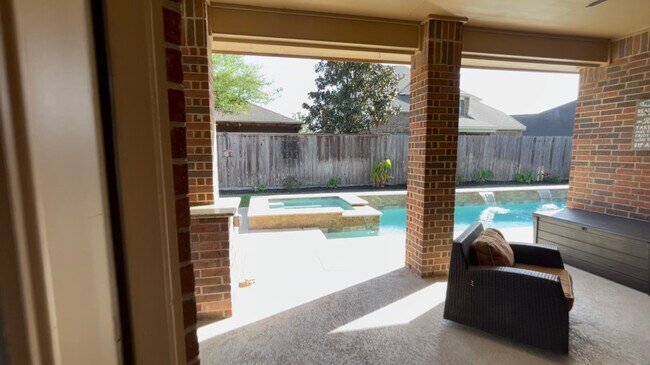 Building Photo - 12643 Jamestown Crossing Ln