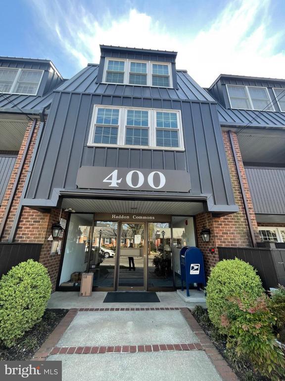 Building Photo - 40 HADDONFIELD