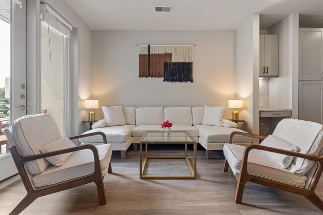 Building Photo - 5820 1/2 Cameron Rd