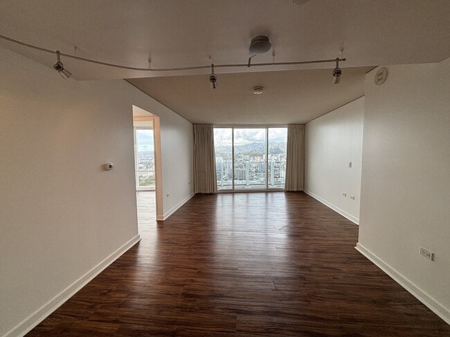 Building Photo - 1296 Kapiolani Blvd