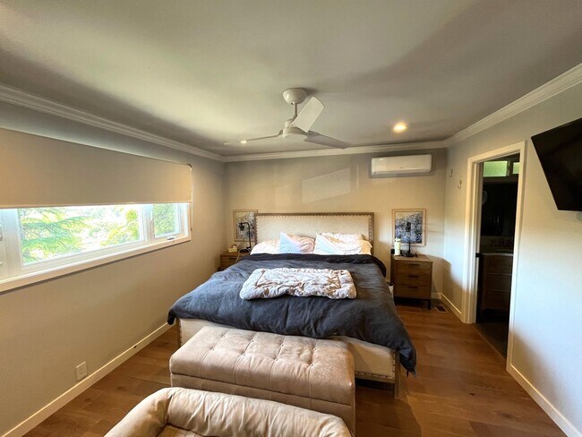Building Photo - INCREDIBLE, MUST SEE MILL VALLEY THREE BED...