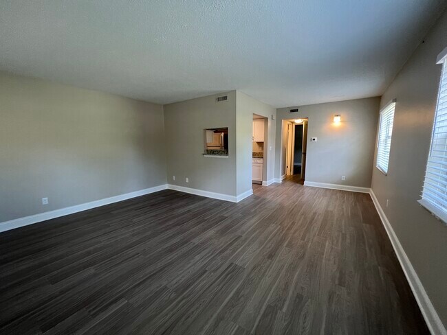 Building Photo - The Alcove